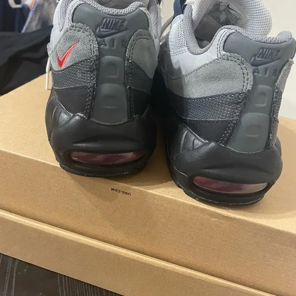 Nike Air Max 95 Men's Black and Gray Sneakers