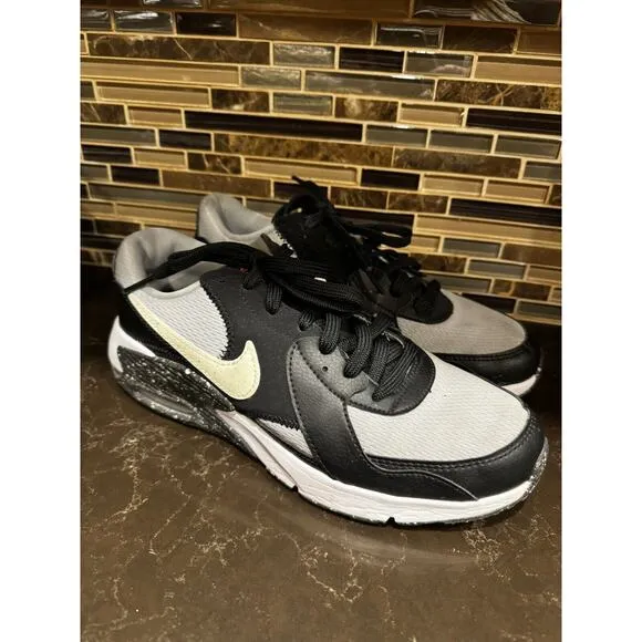 Nike Air Max Excee SE &quot;GS&quot; Black/White Shoe's (CV8131-001) Size 7Y / Women’s 8