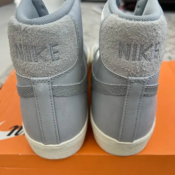 Nike Blazer Mid ‘77 PRM Men's Gray Sneakers size 11