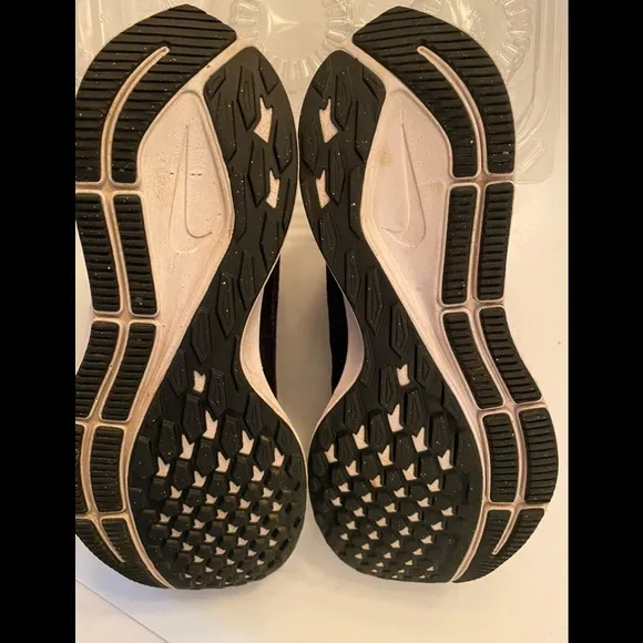 NIKE KIDS AIR ZOOM PEGASUS RUNNING SHOES SIZE 3.5 Y VERY GOOD CONDITION