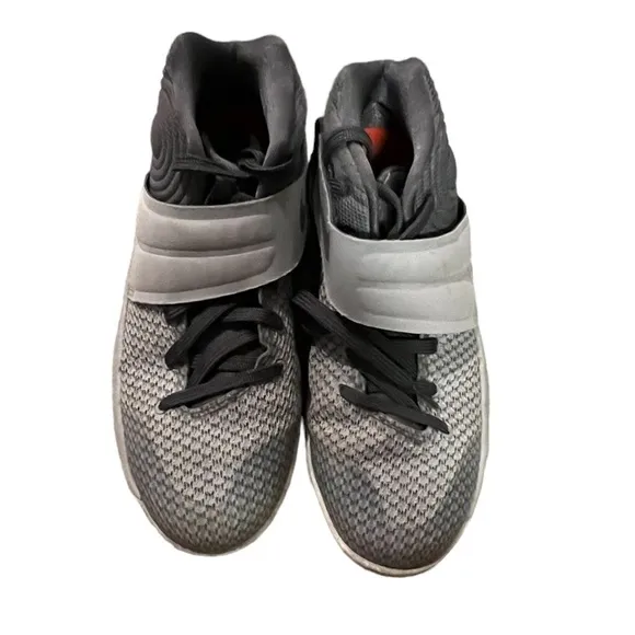 Nike Kyrie 2 Basketball Shoes Boys GS Youth Size 5.5 Gray Blue Irving Athletic