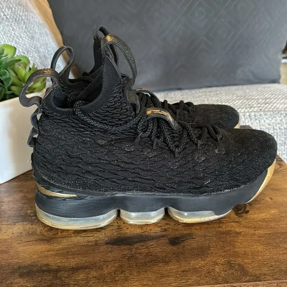 Nike LeBron XV 15 Basketball Shoes Black Metallic Gold size Y5.5