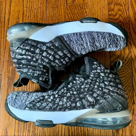 Nike Lebron XVII 17 Lakers In the Arena Oreo Black White Shoes 7Y/ Women’s 8.5