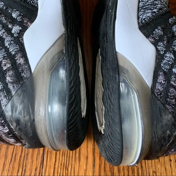 Nike Lebron XVII 17 Lakers In the Arena Oreo Black White Shoes 7Y/ Women’s 8.5