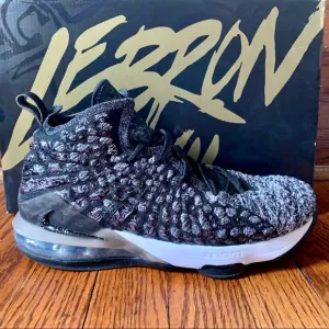Nike Lebron XVII 17 Lakers In the Arena Oreo Black White Shoes 7Y/ Women’s 8.5