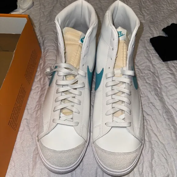 Nike Men's White and Teal Sneakers