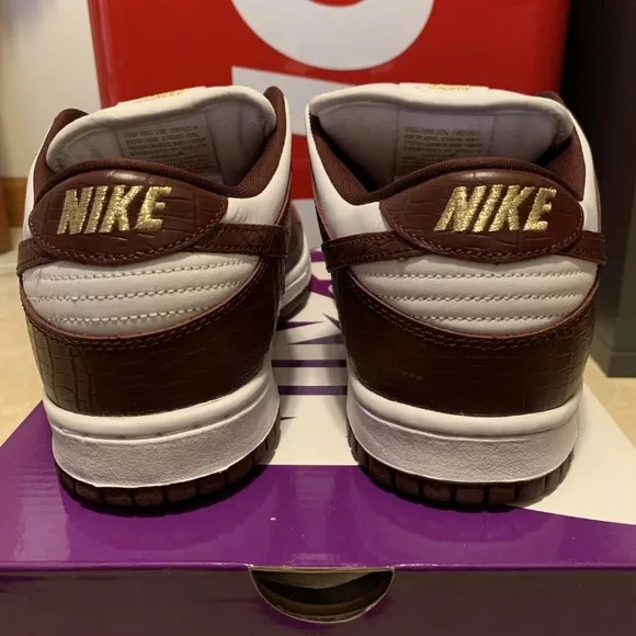 Nike SB Dunk Low OG QS Men's Shoes - White and Brown