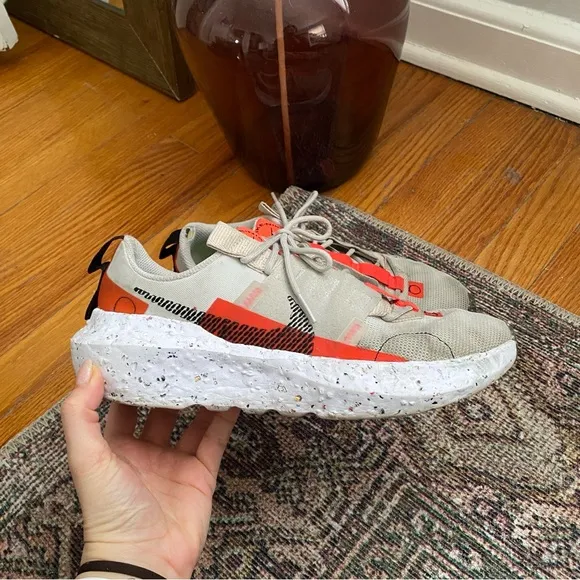 Nike Women's Crater Impact Light Bone Bright Crimson Sneaker Size 8.5