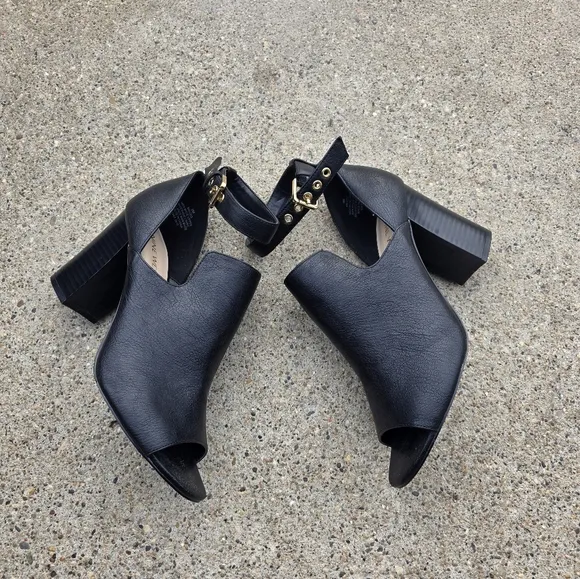 Nine West Black Open-Toe Heeled Sandals Women Size 9