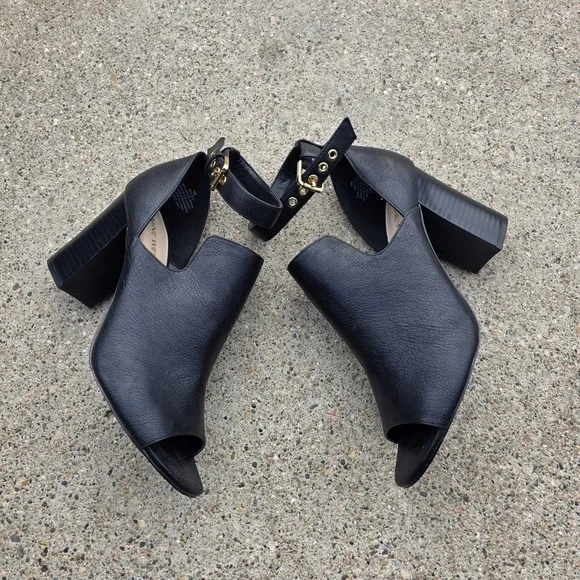 Nine West Black Open-Toe Heeled Sandals Women Size 9