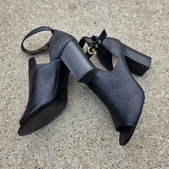 Nine West Black Open-Toe Heeled Sandals Women Size 9