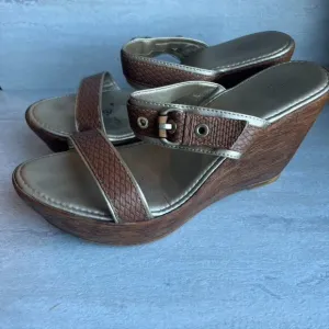 NINE WEST Brown Leather Wood Wedge Sandals Size 9.5