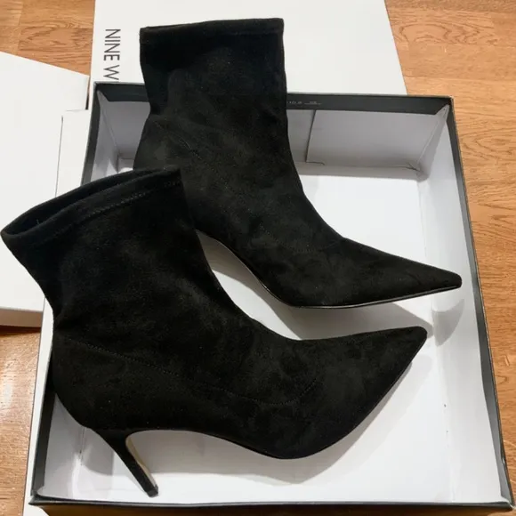 NINE WEST Jory 2 Stretch Booties Pointed toe Stiletto Heel Black Ankle Boots 8.5