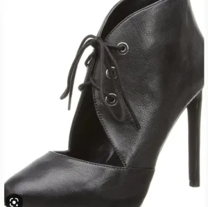 Nine West Nicolette Black Genuine Leather Almond Toe Heels Booties Boots Shoes