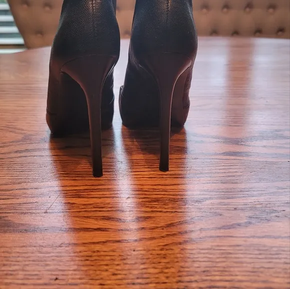 Nine West Nicolette Black Genuine Leather Almond Toe Heels Booties Boots Shoes