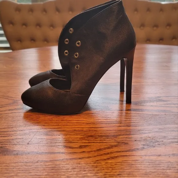 Nine West Nicolette Black Genuine Leather Almond Toe Heels Booties Boots Shoes