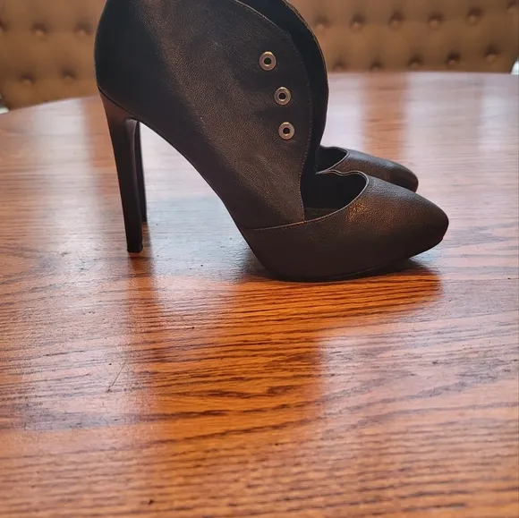 Nine West Nicolette Black Genuine Leather Almond Toe Heels Booties Boots Shoes