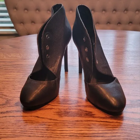Nine West Nicolette Black Genuine Leather Almond Toe Heels Booties Boots Shoes