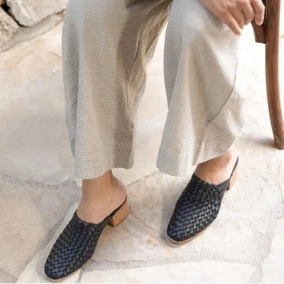 Nisolo Leather Black Woven Mules