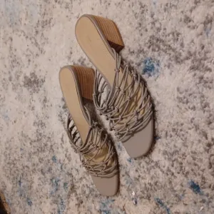 Nordstrom signature strappy sandals size 8