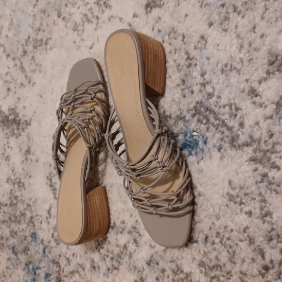 Nordstrom signature strappy sandals size 8