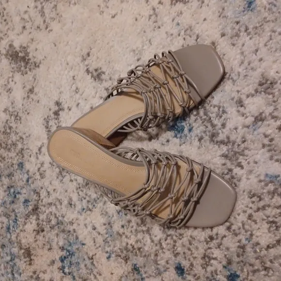 Nordstrom signature strappy sandals size 8