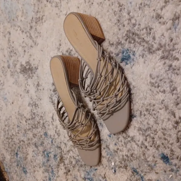 Nordstrom signature strappy sandals size 8