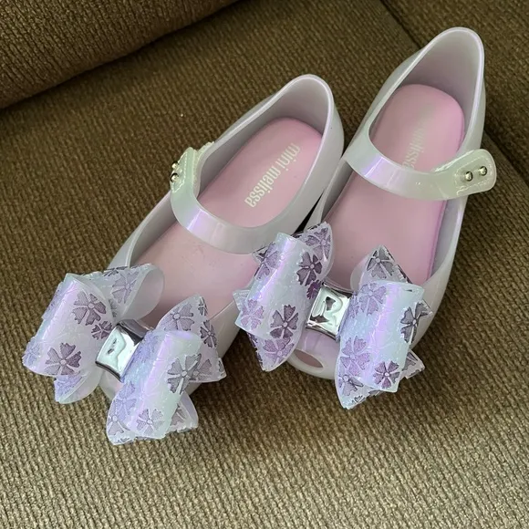 NWOB MINI MELISSA Ultragirl Sweet XI Kids Flats In Pearly Lilac Size 9T