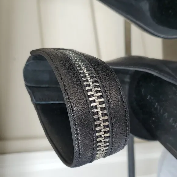 NWOB Rebecca Minkoff Women's Leather Zipper Black Sandals - Size 10M