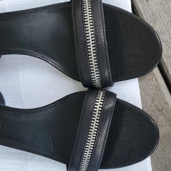 NWOB Rebecca Minkoff Women's Leather Zipper Black Sandals - Size 10M