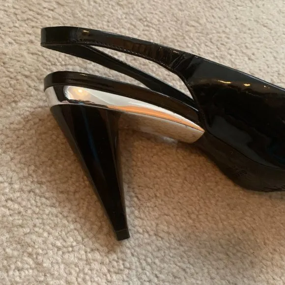 NWOT Geox Womans Black Patent Open Toe Shoe