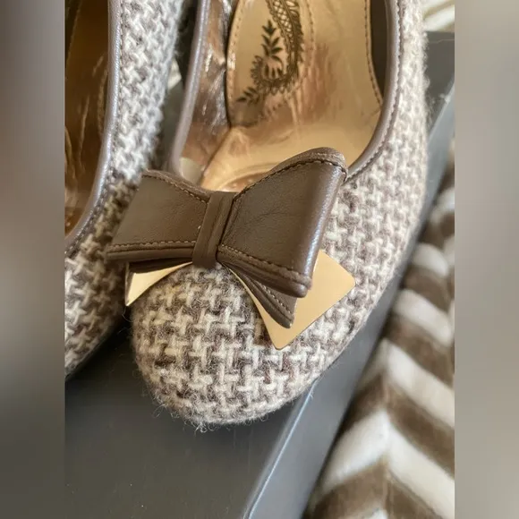 NWOT! Sofft Gray Herringbone Tweed Pump 8.5 Bow