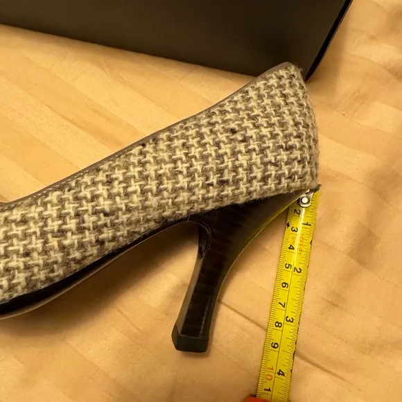 NWOT! Sofft Gray Herringbone Tweed Pump 8.5 Bow