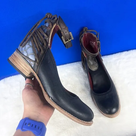 •NWT |•FREEBIRD BY STEVEN•| 'Marlon' Mary Jane Navy Blue Croc Shoes SIZE 9