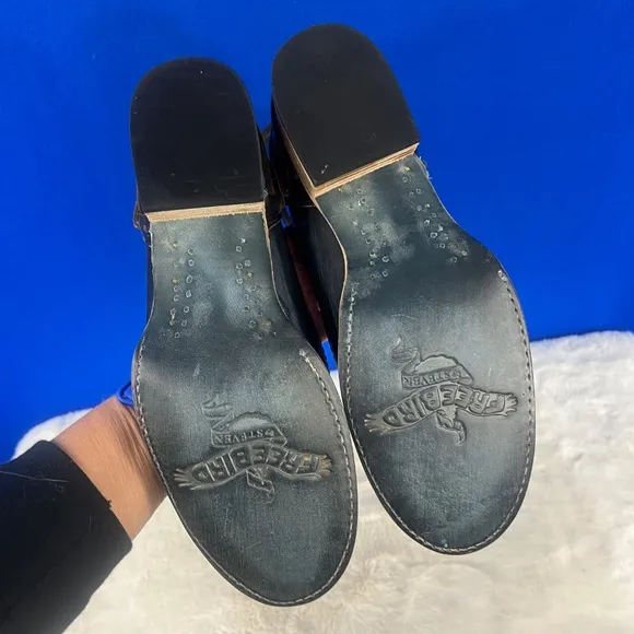 •NWT |•FREEBIRD BY STEVEN•| 'Marlon' Mary Jane Navy Blue Croc Shoes SIZE 9
