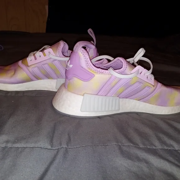 NWT LILAC BLISS ADIDAS YOUTH SIZE 6.5