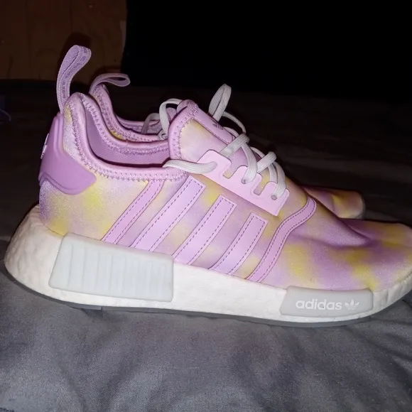 NWT LILAC BLISS ADIDAS YOUTH SIZE 6.5