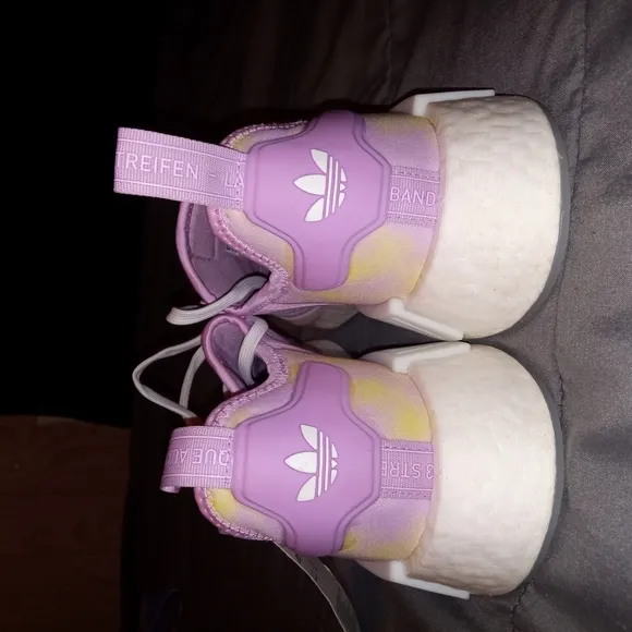 NWT LILAC BLISS ADIDAS YOUTH SIZE 6.5