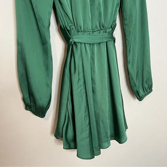 NWT! Revolve| LOVERS AND FRIENDS Ivy Dress in Emerald Green. Size Medium.