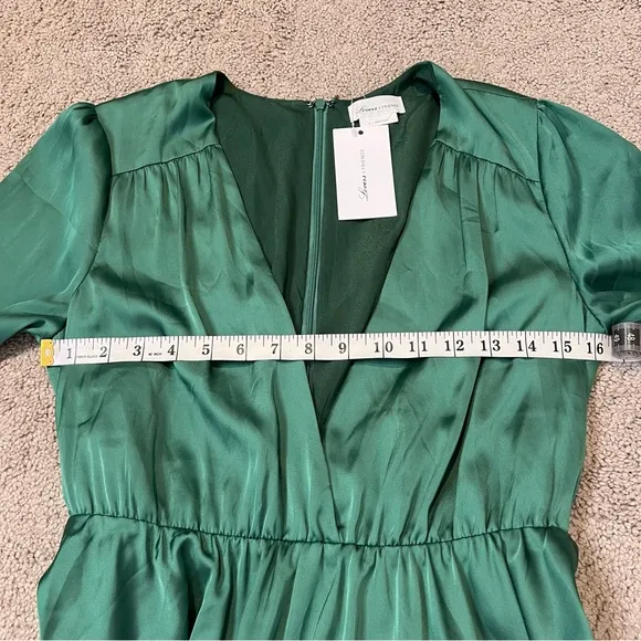 NWT! Revolve| LOVERS AND FRIENDS Ivy Dress in Emerald Green. Size Medium.