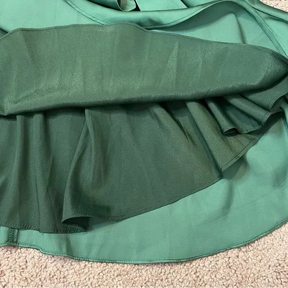 NWT! Revolve| LOVERS AND FRIENDS Ivy Dress in Emerald Green. Size Medium.
