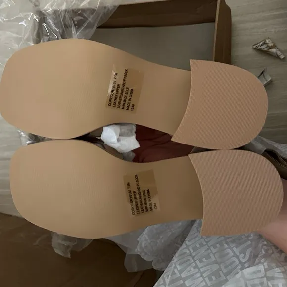 NWT Steve Madden Cory Suede Strappy Sandals