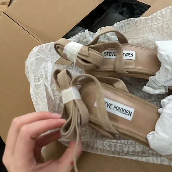 NWT Steve Madden Cory Suede Strappy Sandals