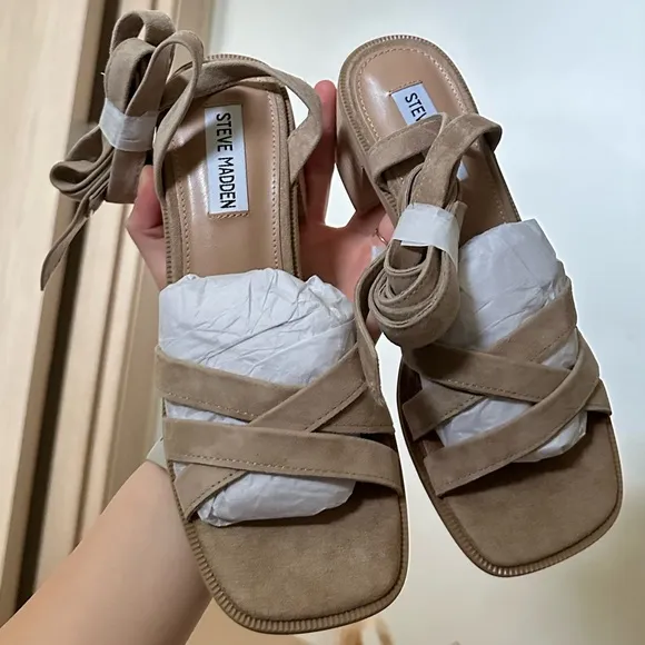NWT Steve Madden Cory Suede Strappy Sandals