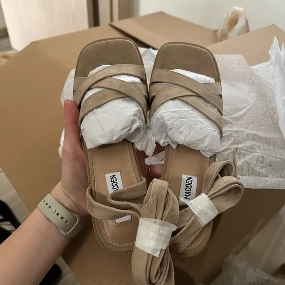 NWT Steve Madden Cory Suede Strappy Sandals