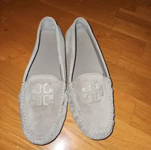 NWT Tory Burch Beutiful flats.