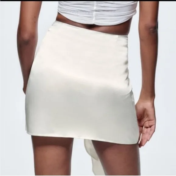NWT Zara * satin effect mini skirt