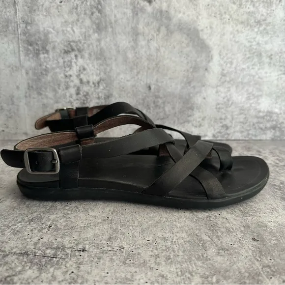 OLUKAI Upena Black Leather Strappy Sandals Size 7