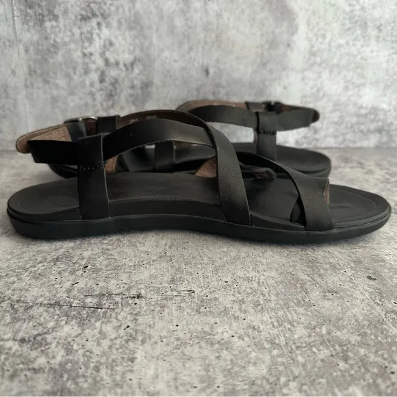 OLUKAI Upena Black Leather Strappy Sandals Size 7