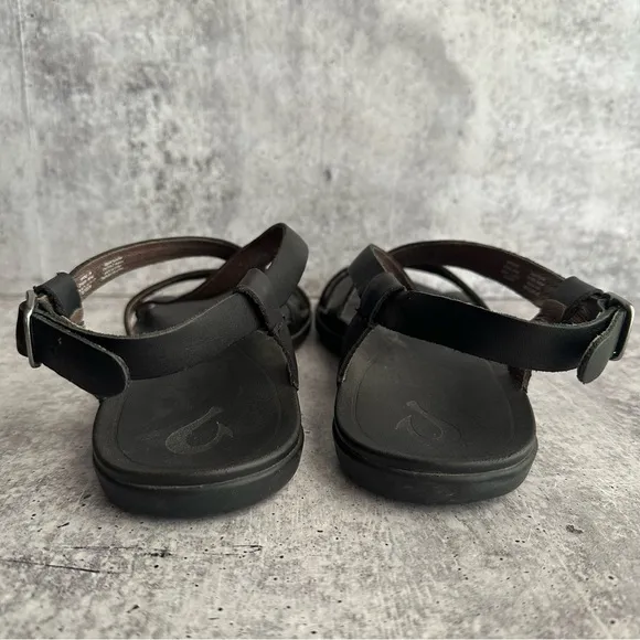OLUKAI Upena Black Leather Strappy Sandals Size 7